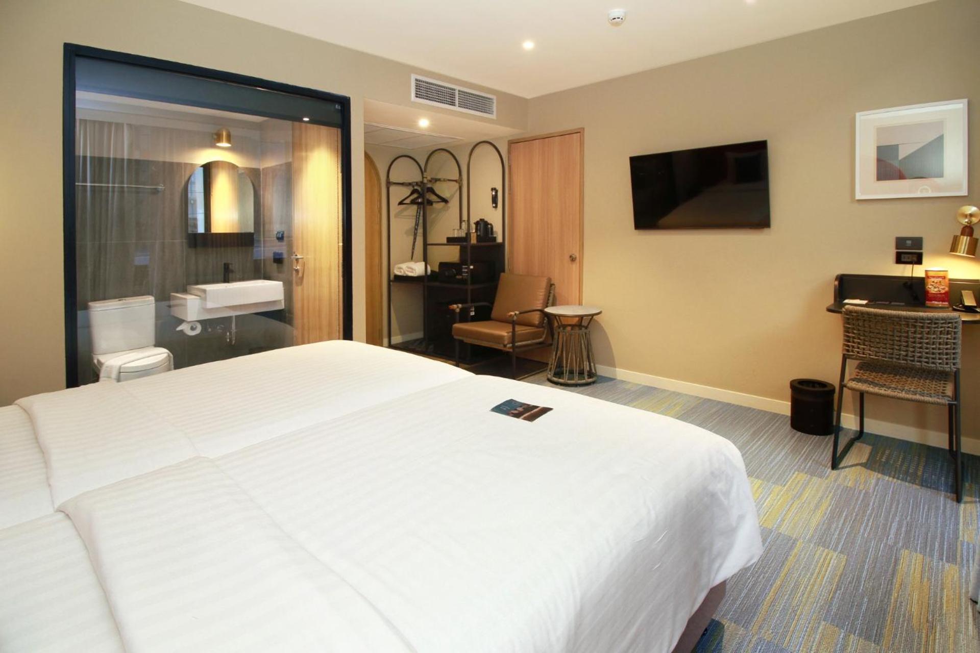 Benjarong Hotel Bangkok Exterior photo